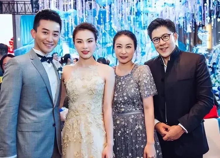 两位“跳水女皇”，颜值不分上下，嫁得夫君也是粉丝眼里最帅，最般配的。吴敏霞的婚礼