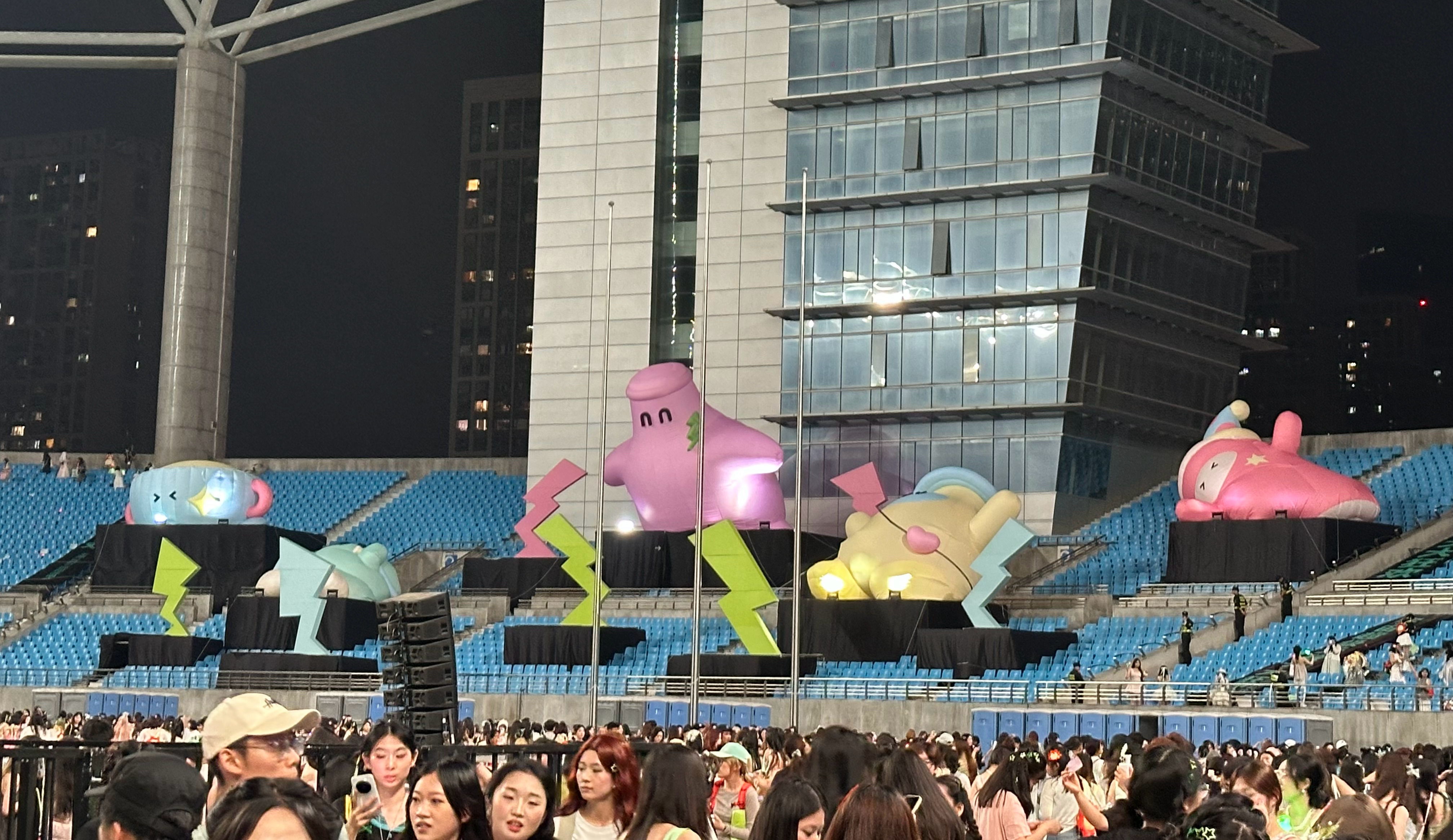 孩子们也嗨趴了王源宇宙超级无敌大大狂欢巡演