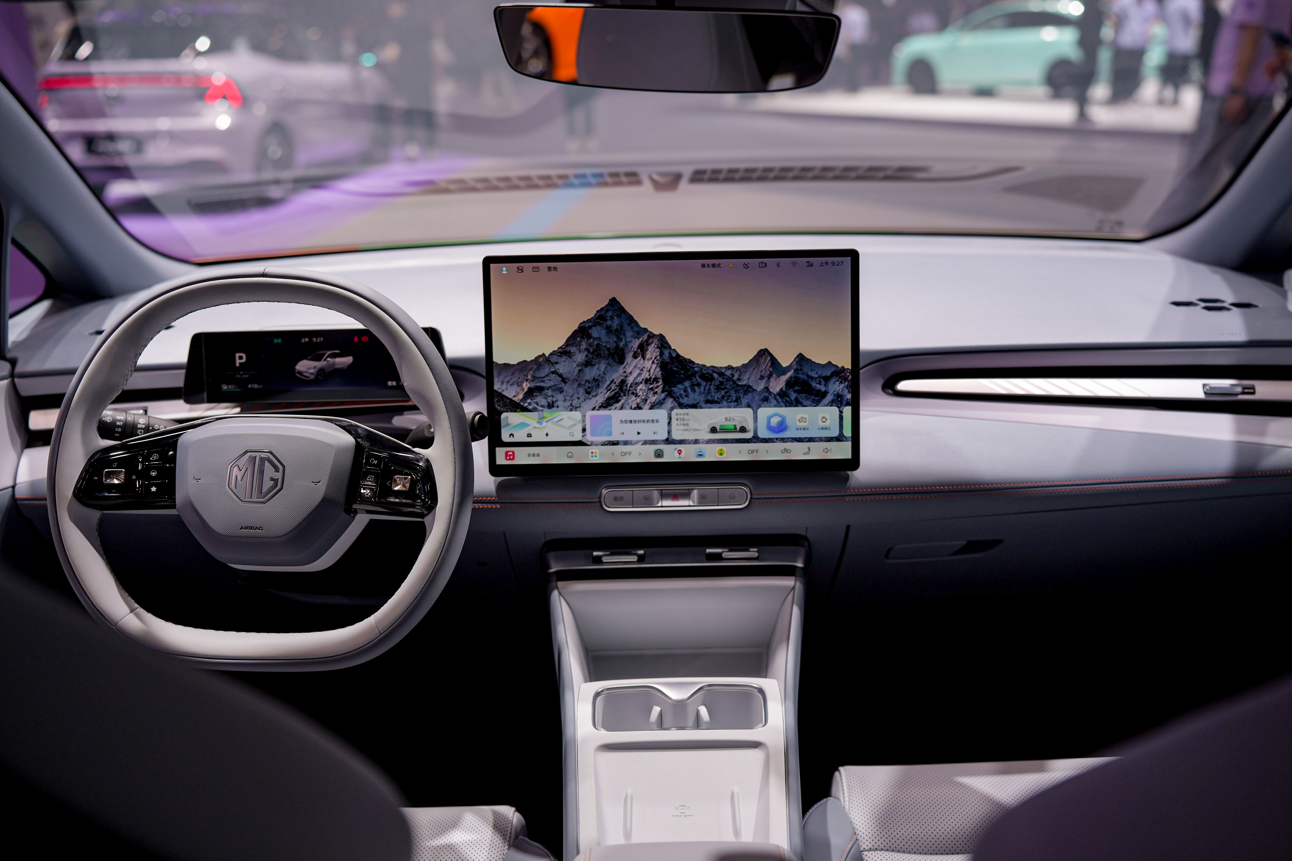 2026款MG4 限时补贴价6.58万元起，定位“性价比卷王”，旨在成为继宏光M