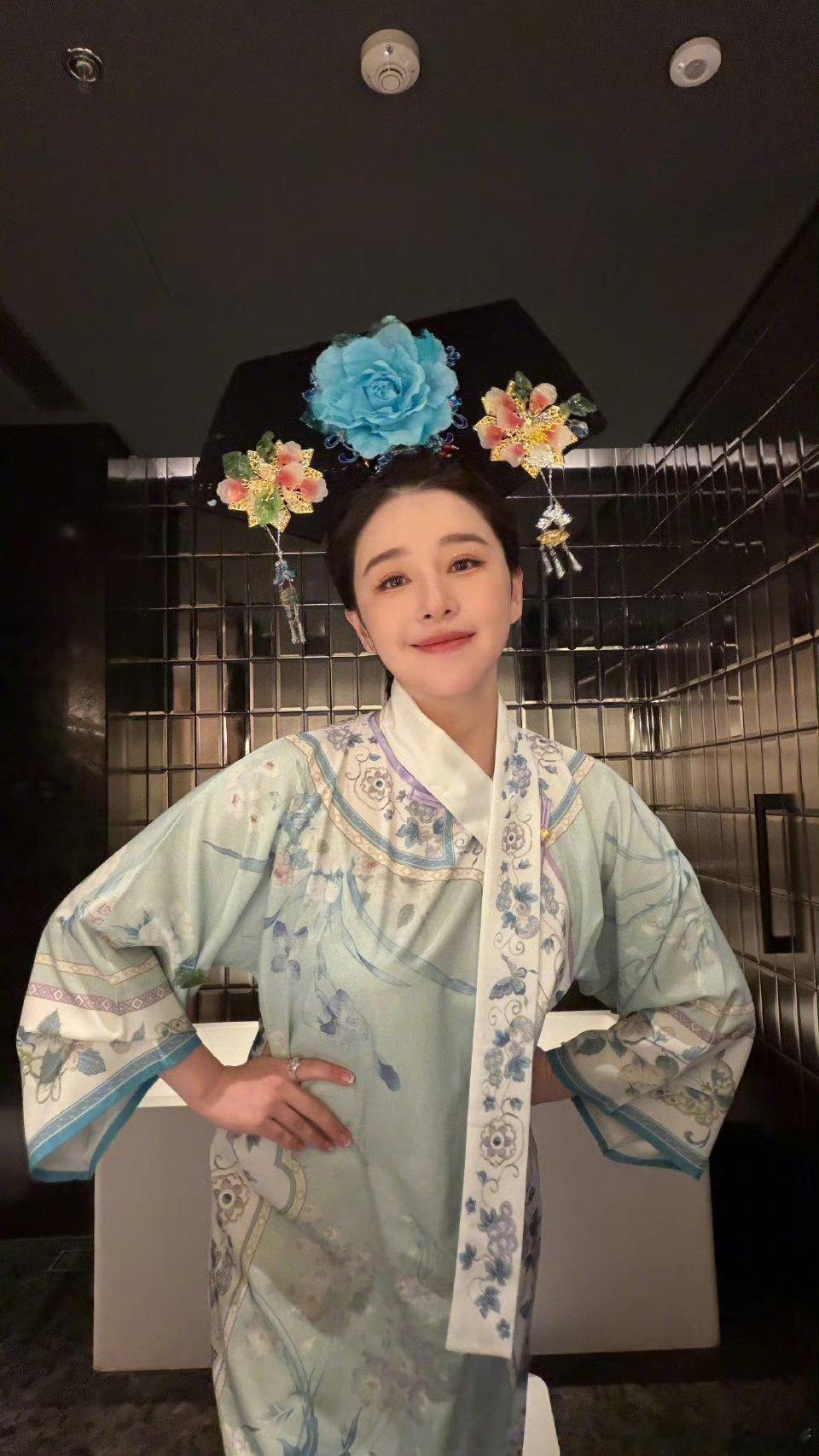 阚清子说自己胖了干啥都心酸乘风2026连p图都能把筷子p歪，胖了的心酸谁懂，被阚