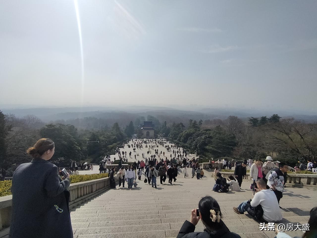 烟台的春天，那叫一个绝！三月开始，气温慢慢回升，海风不再刺骨，变得温柔起来。
南