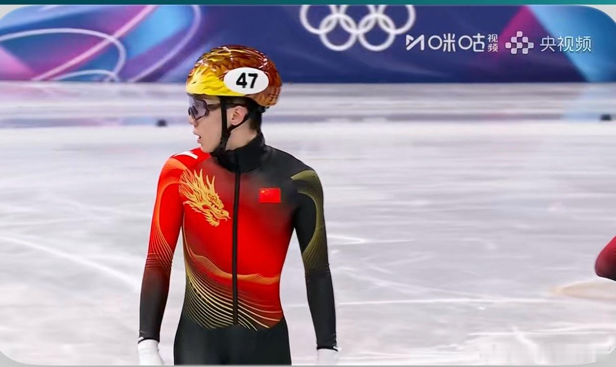 一路领先 进入决赛B……头晕眼花我的胸口现在有点堵了全民聊冬奥