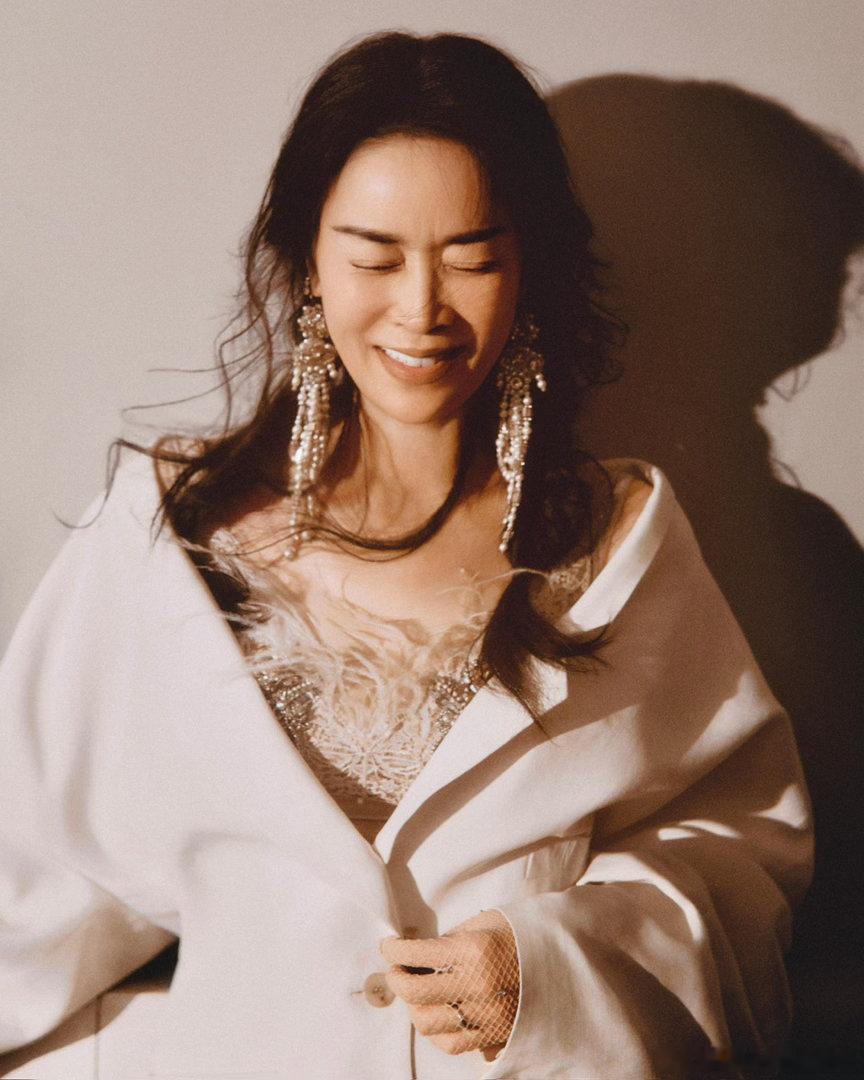 什么水平请那英唱ost电视剧小芳 小芳这个题材配上英子的嗓音，妥妥的爆款配置啊，