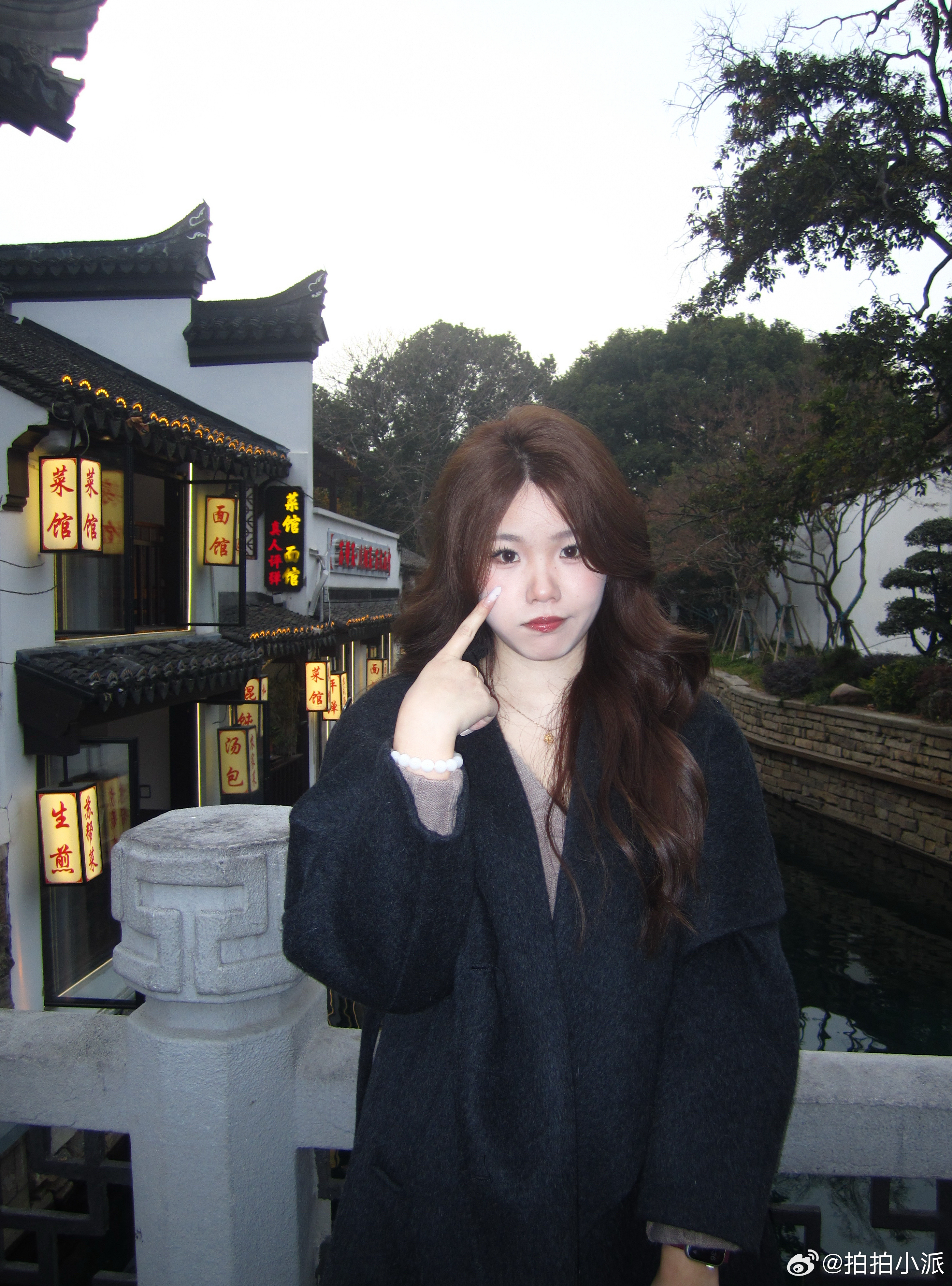 我洗头后三天的头发蓬松程度我们头发硬➕自然卷的终于有个好处了，洗完头三天根本不会