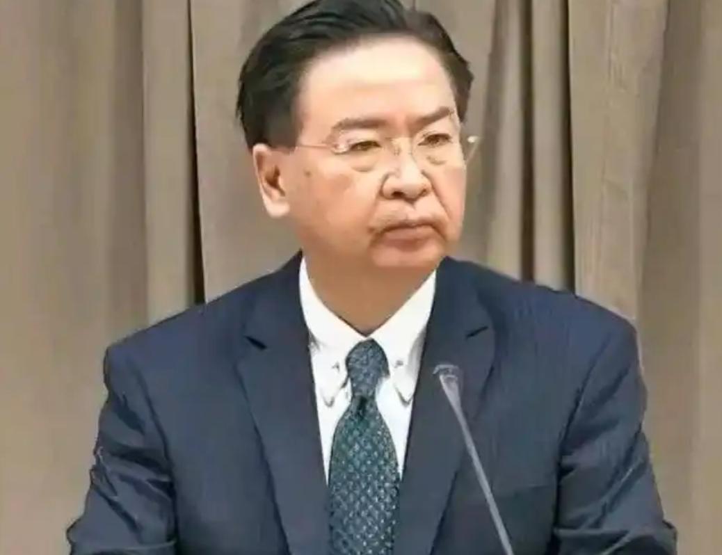 台独顽固分子、台湾所谓的 “国安会秘书长” 吴钊燮，近日他气急败坏地说，“大陆是