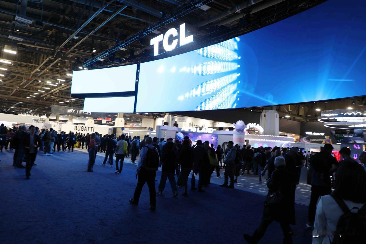 今年CES展会，日本、韩国企业感觉都不太行，特别是日本企业表现太差。往年的尼康展