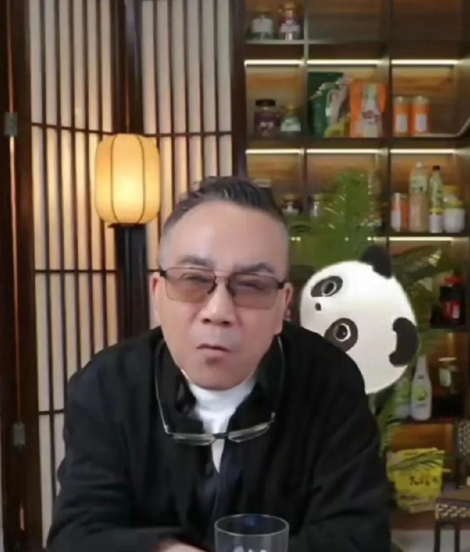 “养奶五”还真是“下三滥”！
脸都不要了，竟然还有脸自嗨
说他是“杨治纲”，众所