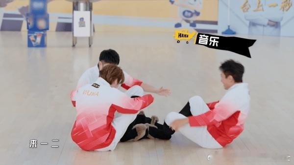 邓超陈赫鹿晗整段垮掉 超哥鹿哥赫哥，你们对春晚模式是不是有什么误解？春晚是整齐，