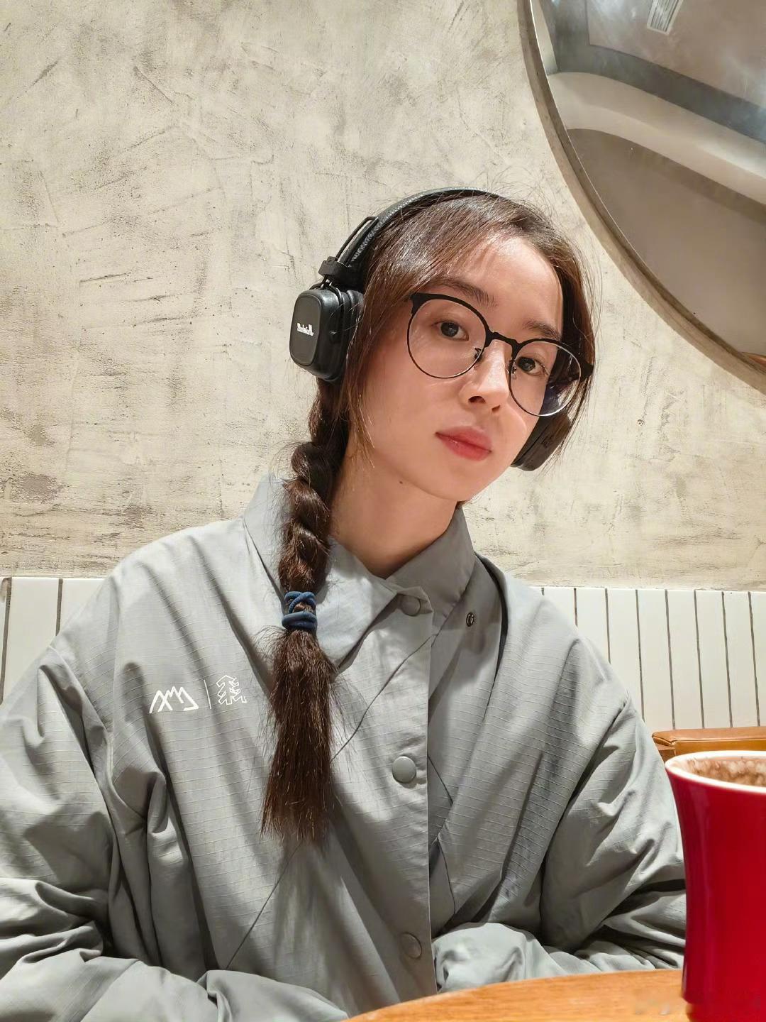 电影院是救了胡冰卿的命吗  哈哈哈哈不是在看电影，就是在看电影的路上，好喜欢姐姐