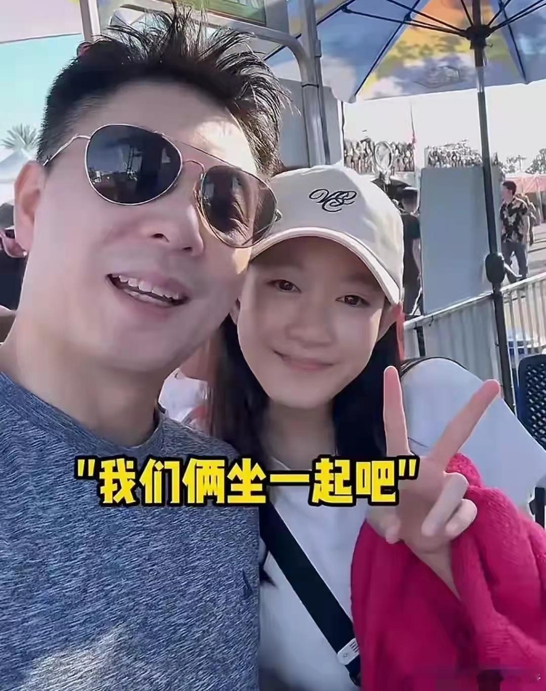 李小鹏一家美国度假，李安琪素颜很老气，13岁奥莉也变成大孩子了！ ​​​