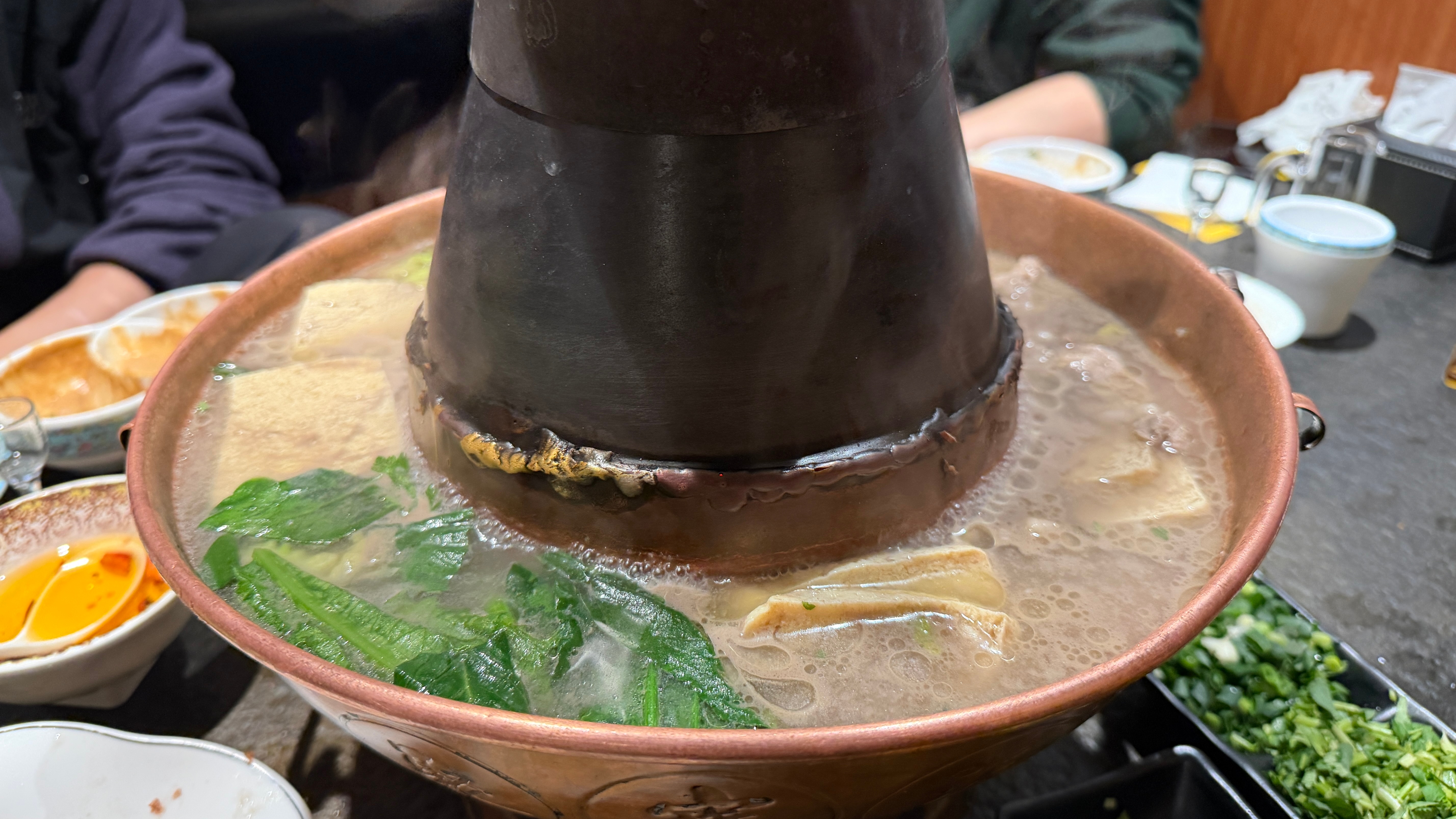 年前来顿铜锅不过分吧…. 