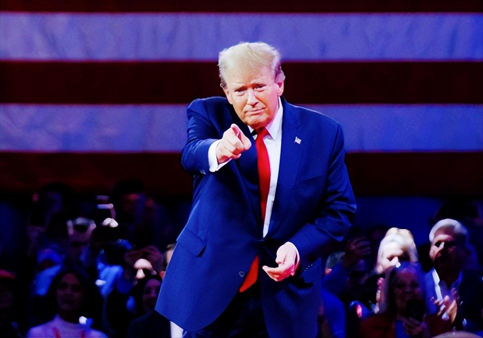 特朗普还想赢麻了？伊朗打出这一张王炸，就要把美国逼得没路可走了。
 
谁也没料到