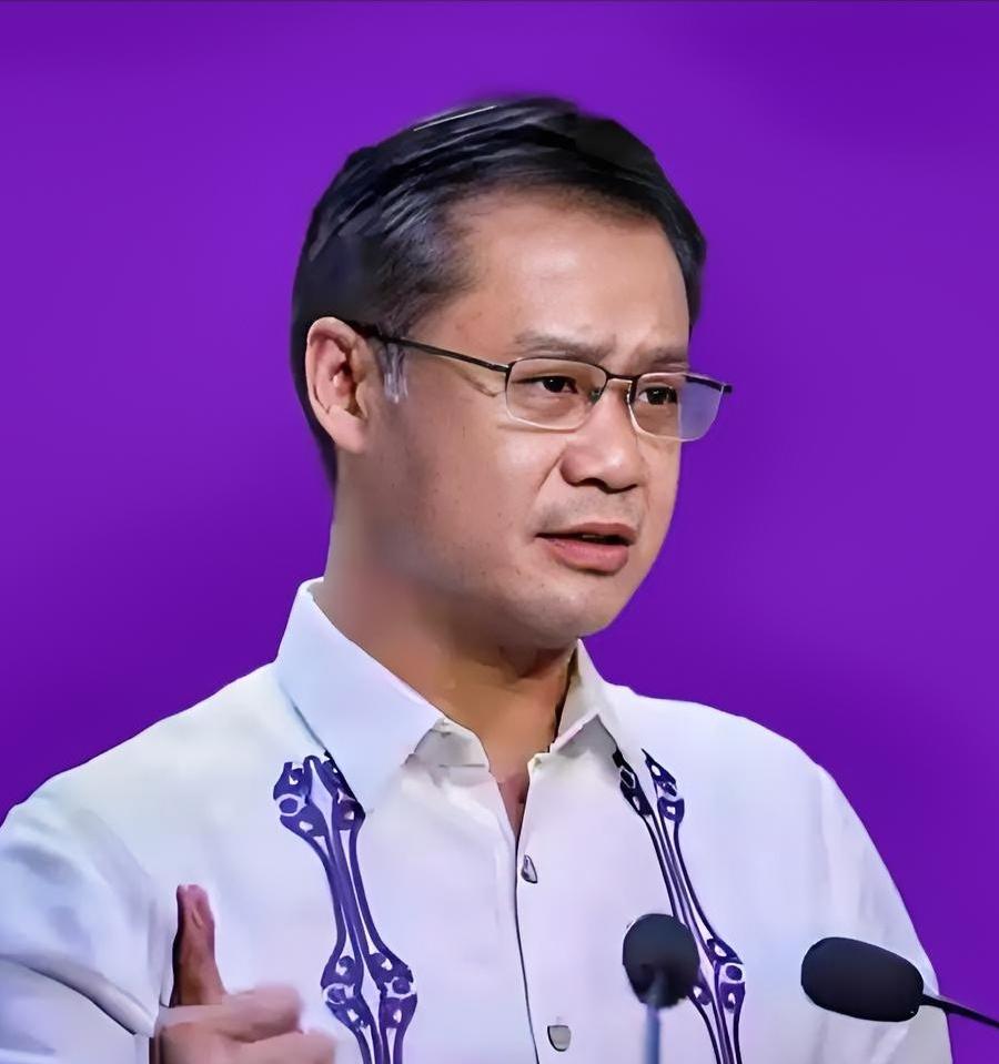 你们果然没猜错，菲律宾参议院6月3日突然换人，参议员张侨伟火线接任临时议长，前任