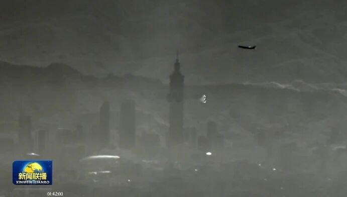 解放军无人机俯瞰台北101大厦今天《新闻联播》播出的演习画面中，出现台北101大