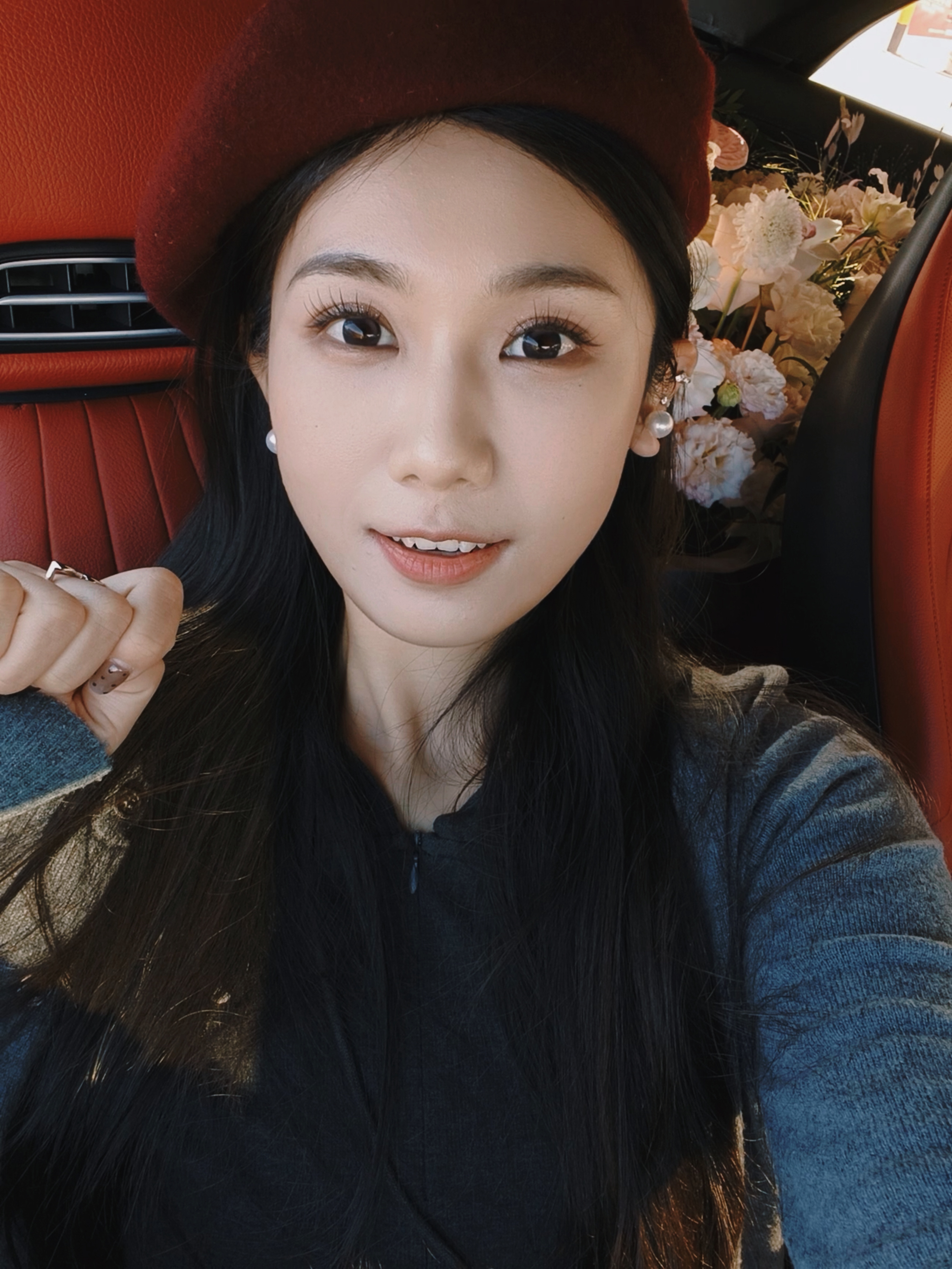 新节目预告～拍了喜欢的奔驰CLE敞篷，拉了一车花花去拍的！敞篷车不就是应该浪漫起