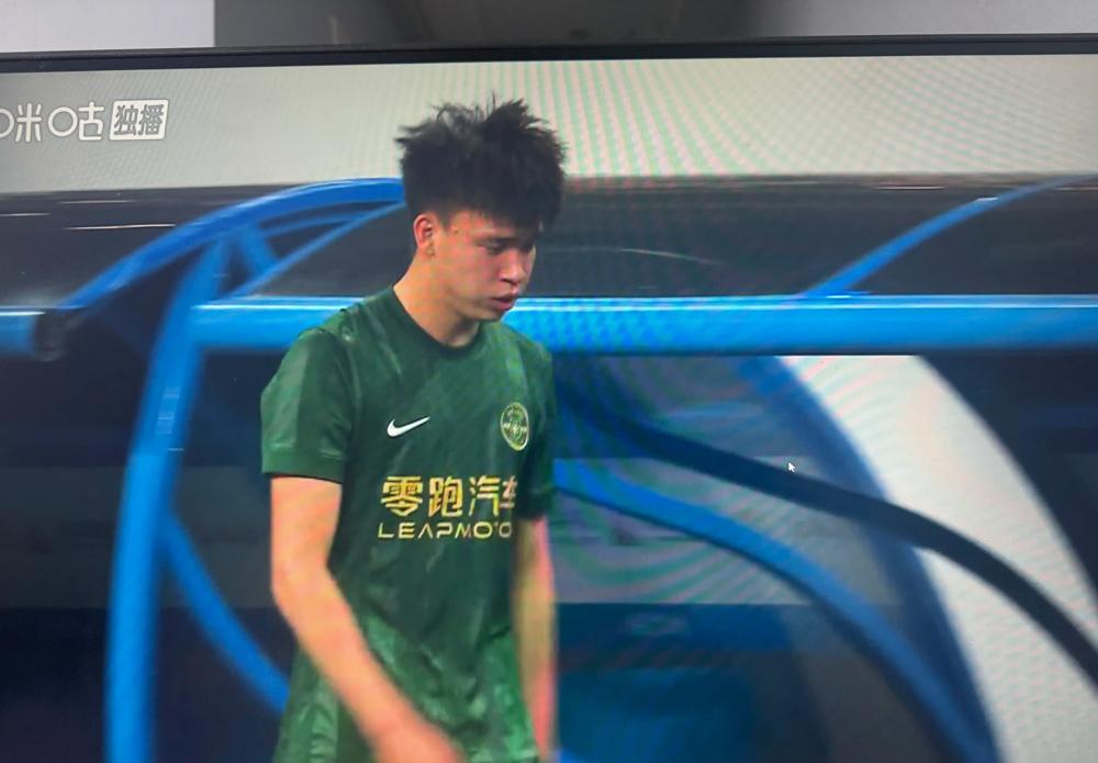 浙江队更衣室炸了？传闻小将和外援开喷，队内对抗连人都凑不齐，副总吴少堃脱了西装换