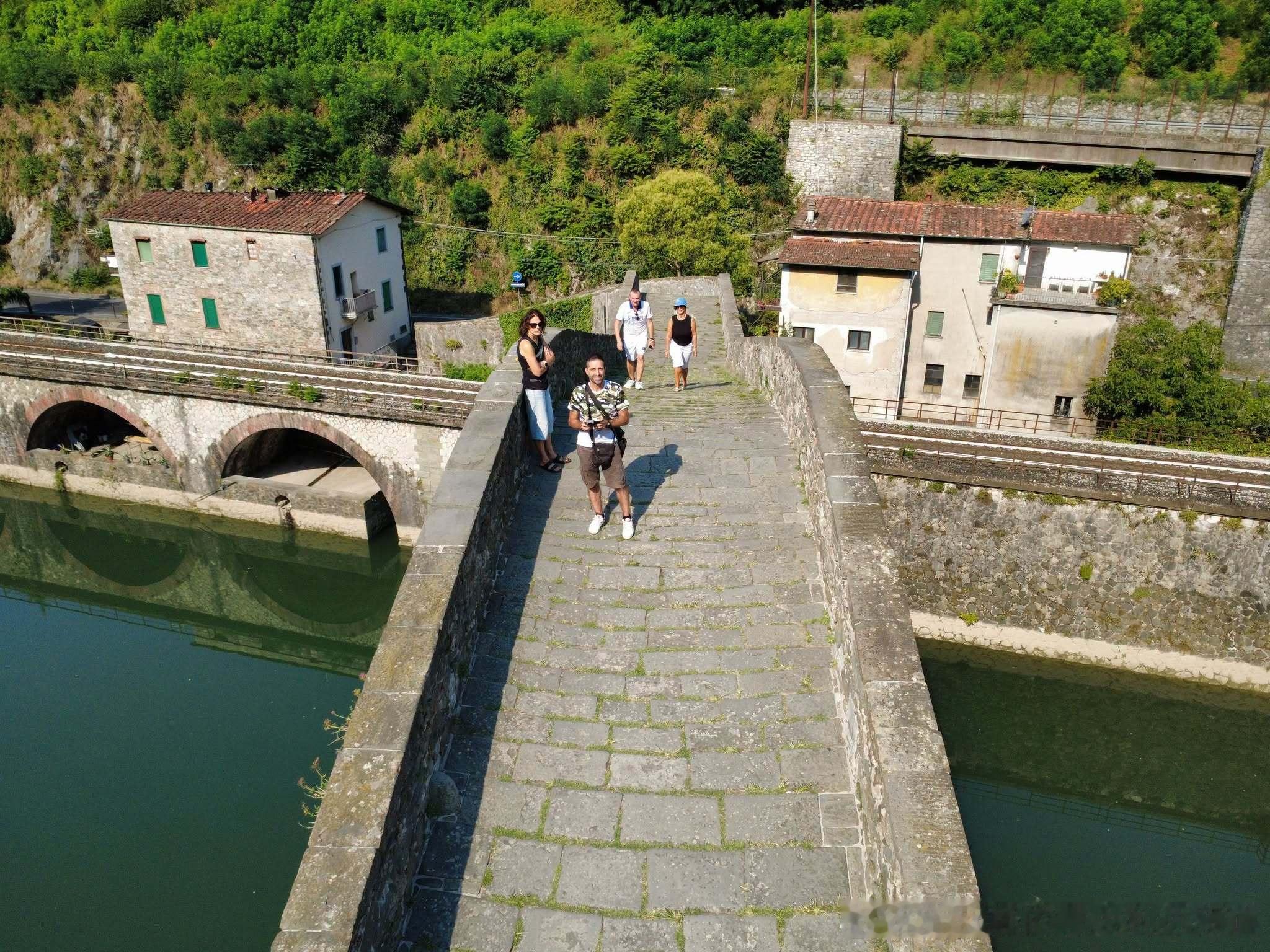 Ponte del Diavolo正式名称叫 Ponte della Madda