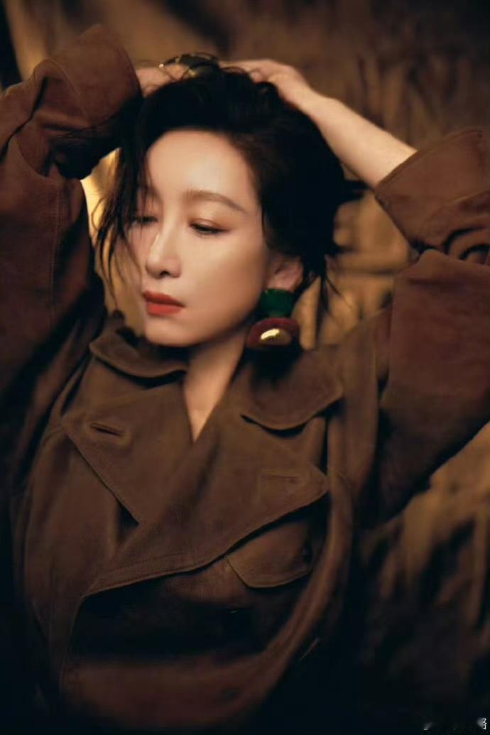 秦海璐早点认识胡春蓉就好了电影我许可 秦海璐投啥倒啥太扎心，胡春蓉是持家能手，早