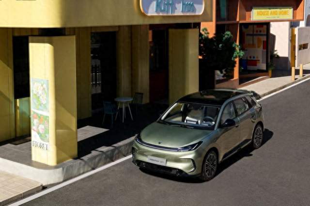 极狐贝塔T1，值得买的6万级纯电小车，小两口选它没错