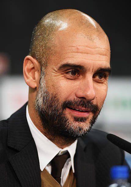 此去经年已十年——图片是2015年12月19日瓜出席德甲拜仁慕尼黑VS汉诺威96