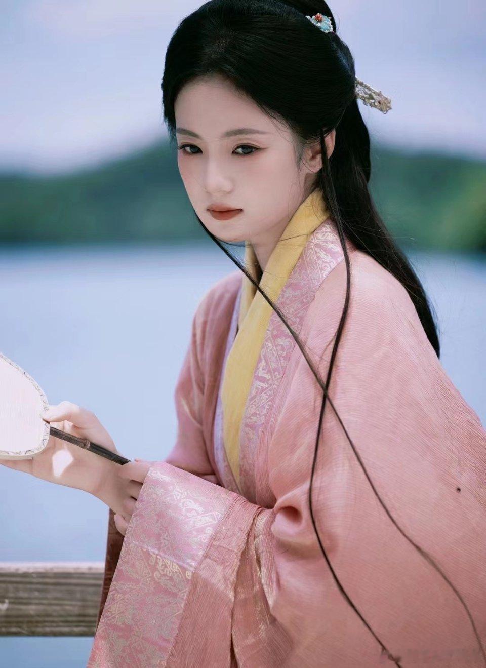 张雅钦真的可惜了，明明演技和颜值都在线就是没什么资源 ​​​