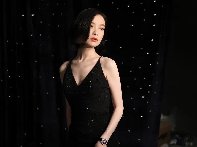 不得不说，目前看起来最风情万种，摇曳生辉的女明星就是她了！

大概可以和多年以前