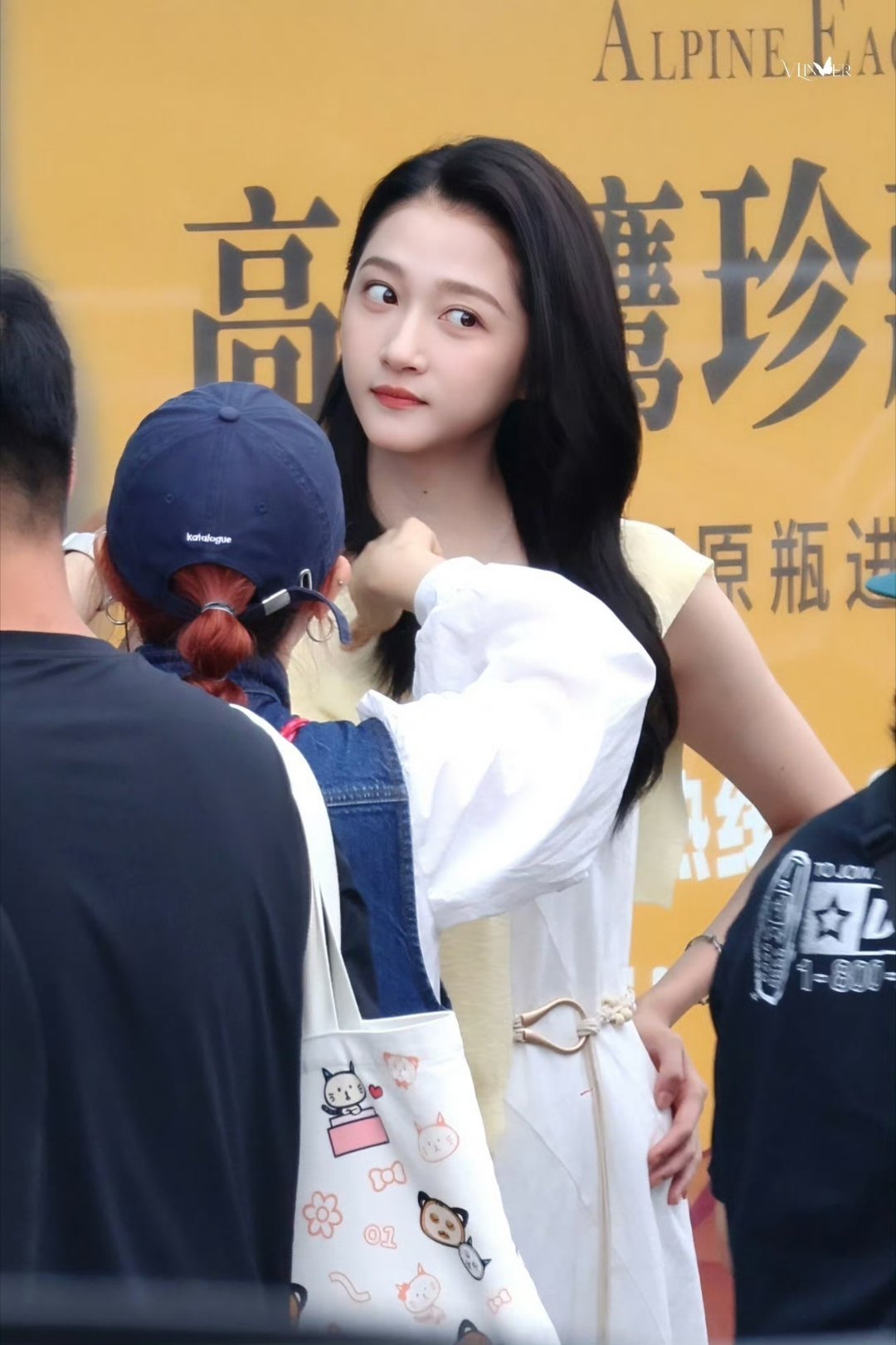 关晓彤 gxt关晓彤生逢其时 gxt关晓彤齐时 你伴着清风悠然摇曳 清风轻抚你的