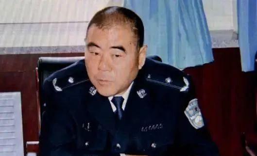 冯志明出狱了，十八年刑期执行完毕，呼格吉勒图的冤案却没人再提一句。
那天法院通知