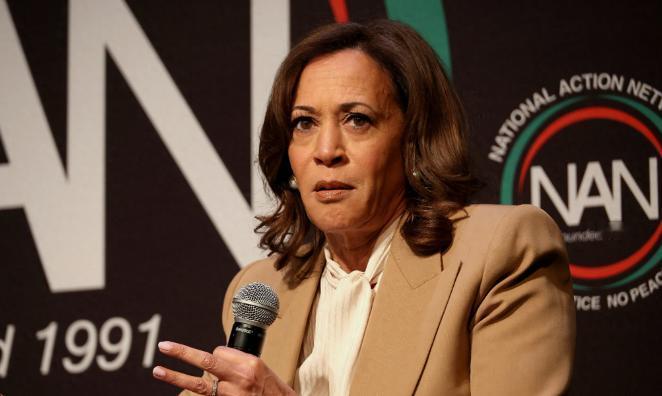 美国前副总统哈里斯哈里斯公开怒喷特朗普：打仗全是为了转移视线，特朗普政府就是美国