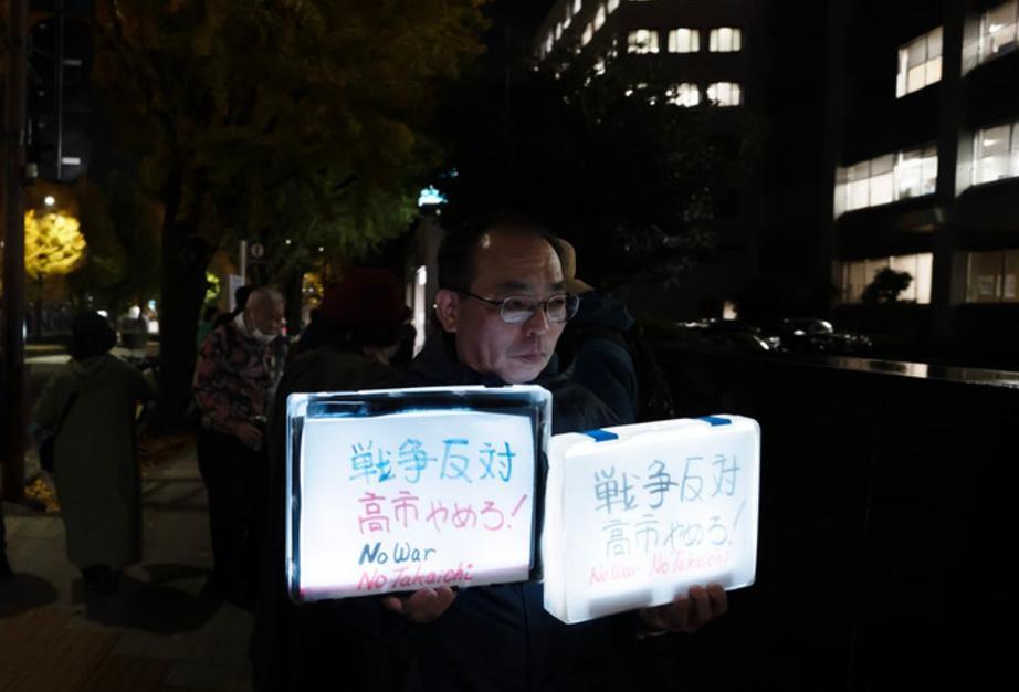 震怒！日本高官喊“拥核”引众怒，核爆受害者团体逼宫政府！
 
共同社12月23日