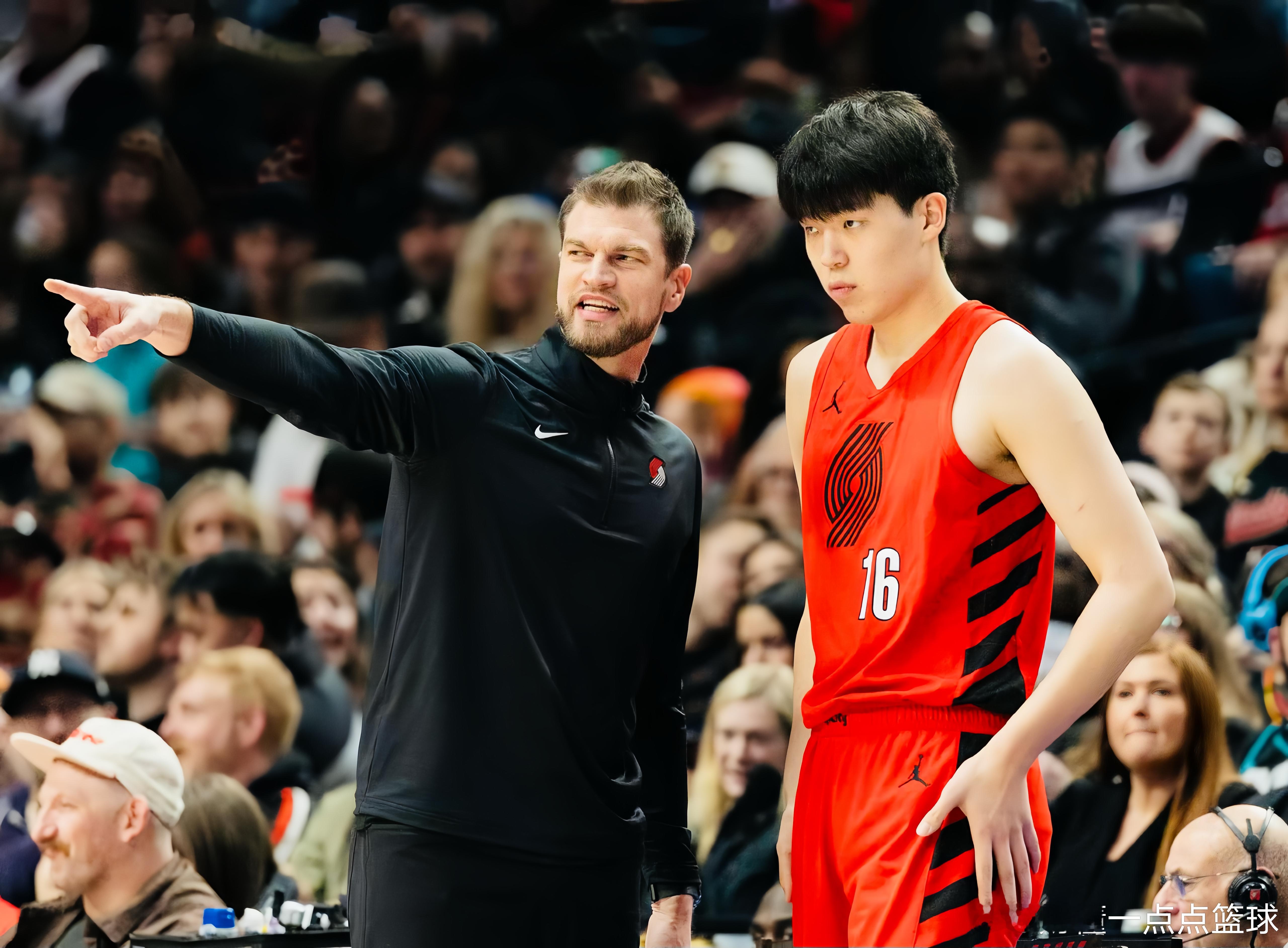 时隔五场比赛后，杨瀚森今天终于迎来了8分钟的上场时间，代表开拓者在对阵魔术队的比