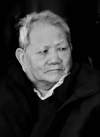 李银桥曾忍不住问毛主席：为什么非让岸英去朝鲜？主 席的回答至今振聋发聩——美国在