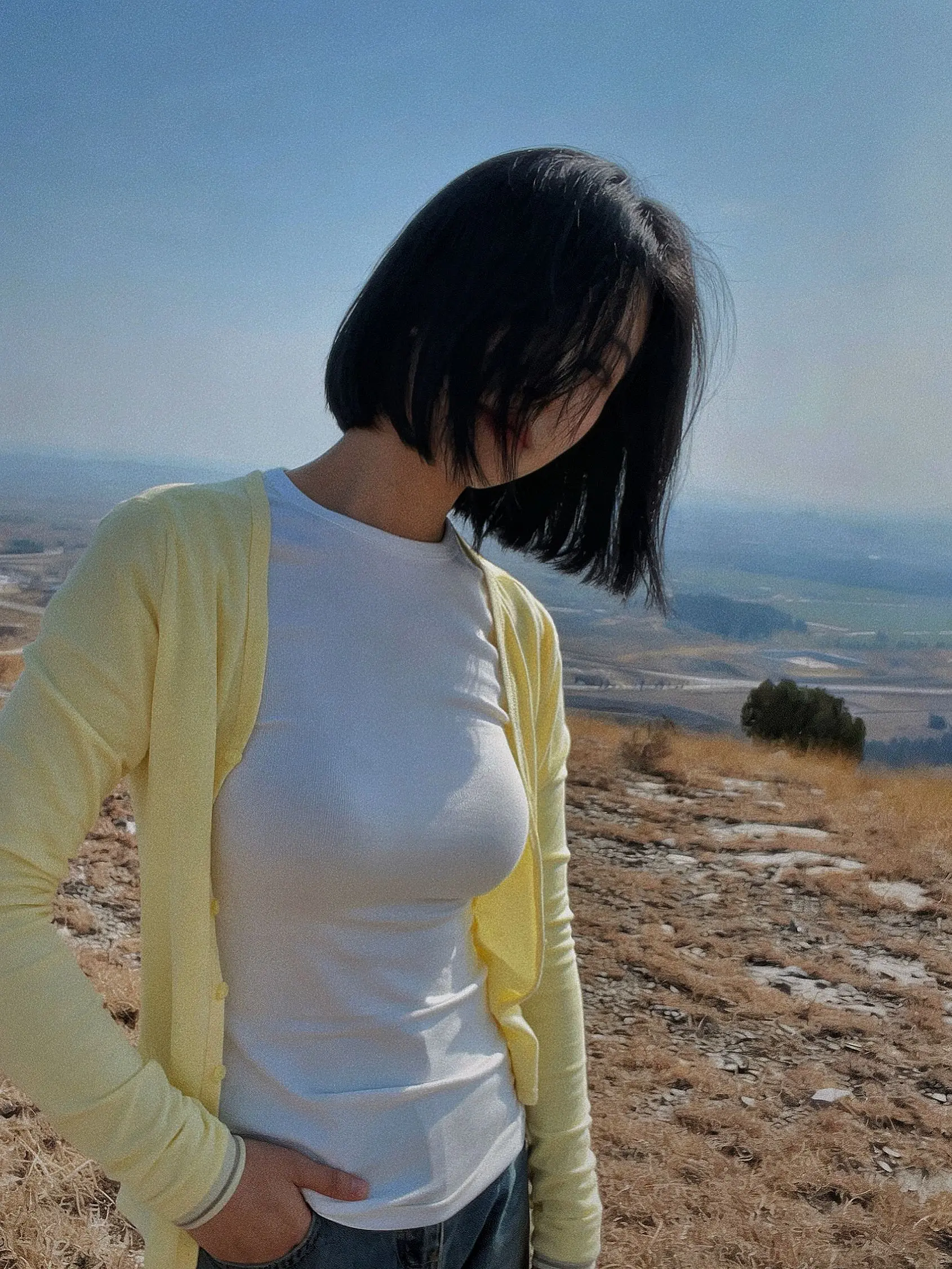 于是我开始睹物思人，开始闻声忆貌。