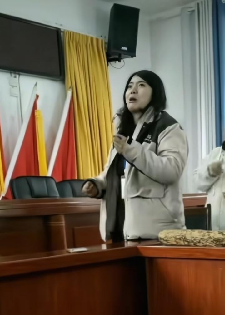 差点就信了，榕江荒野求生从头到尾竟然是一场自导自演的戏，那位自称被安全员骚扰的女