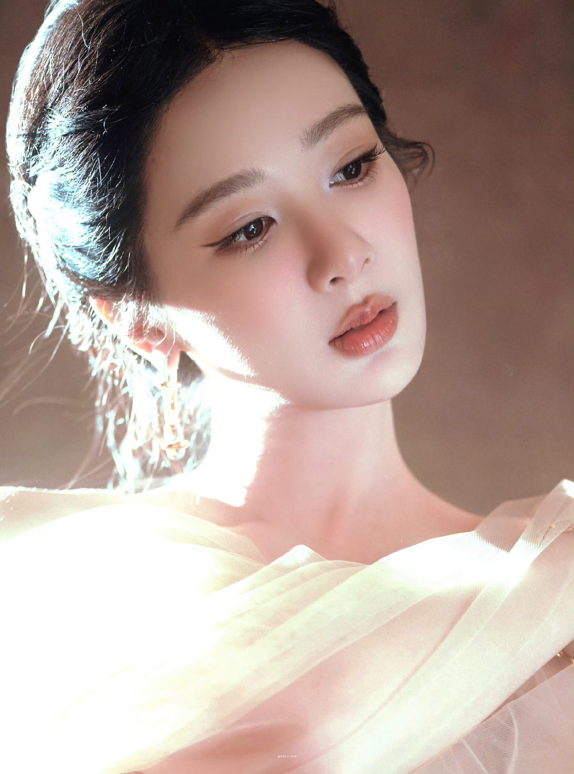 杨紫杨紫李祯yz杨紫家业“你是我在极寒中仍留有余温的玫瑰” “𝓨𝓸𝓾 𝓪