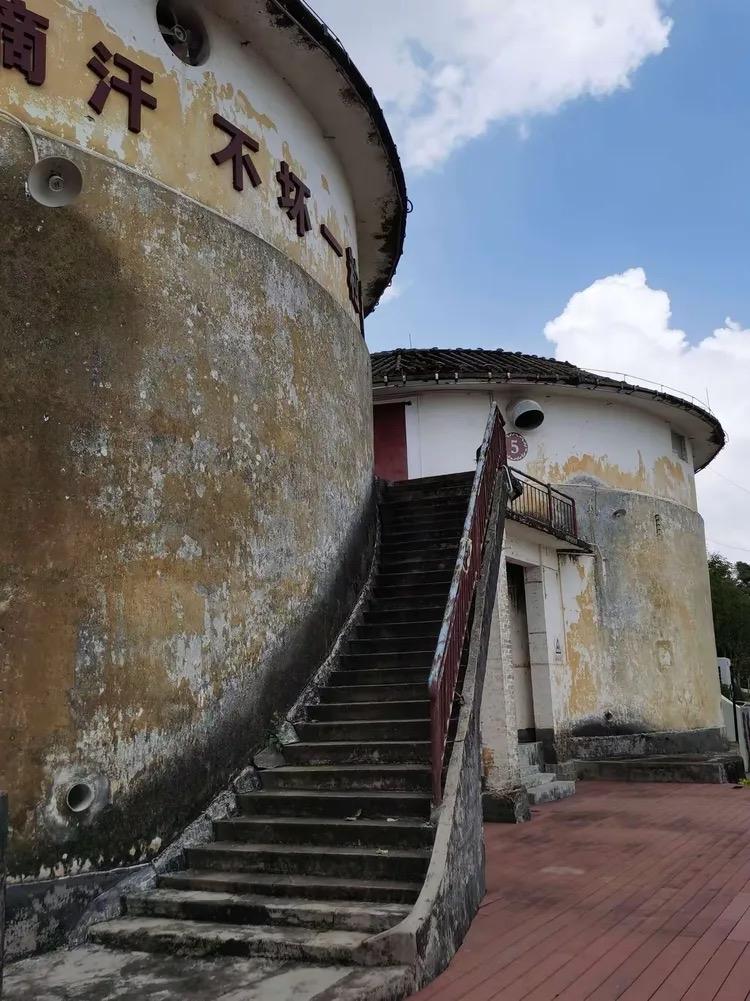 佛山三水白坭岗头村｜藏在西江畔的民国园林古村

📍地址：佛山三水区白坭镇岗头村
