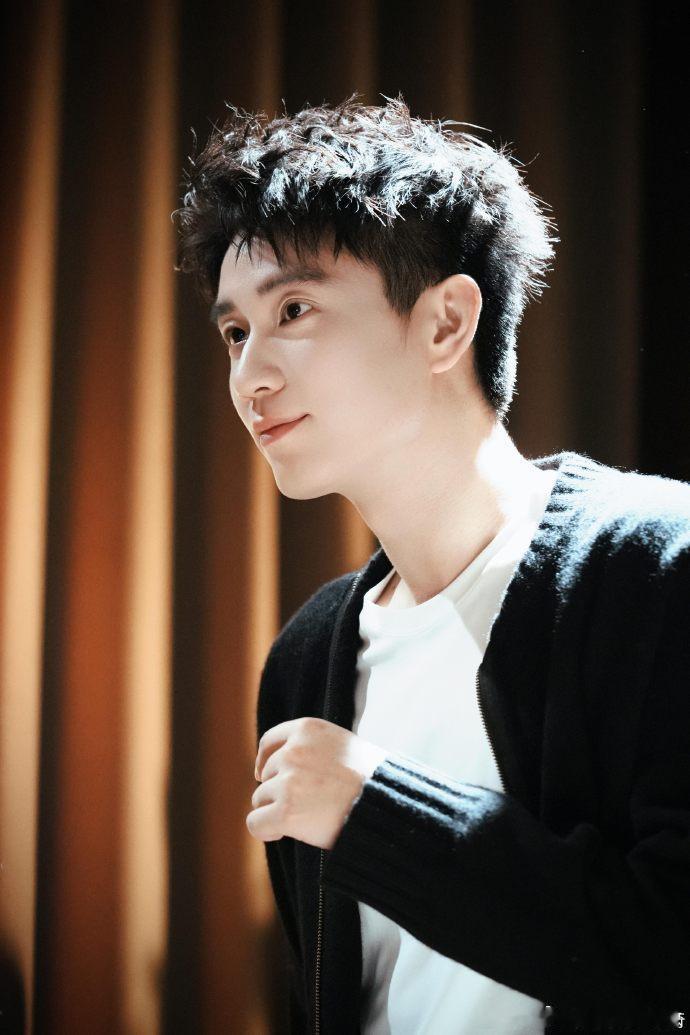 王子奇的表演细微处塑造内核王子奇的表演是渐变的 细微处塑造内核，表演很细腻 ​​