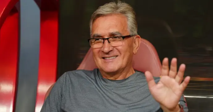 71岁前国足主帅伊万正式宣布退休