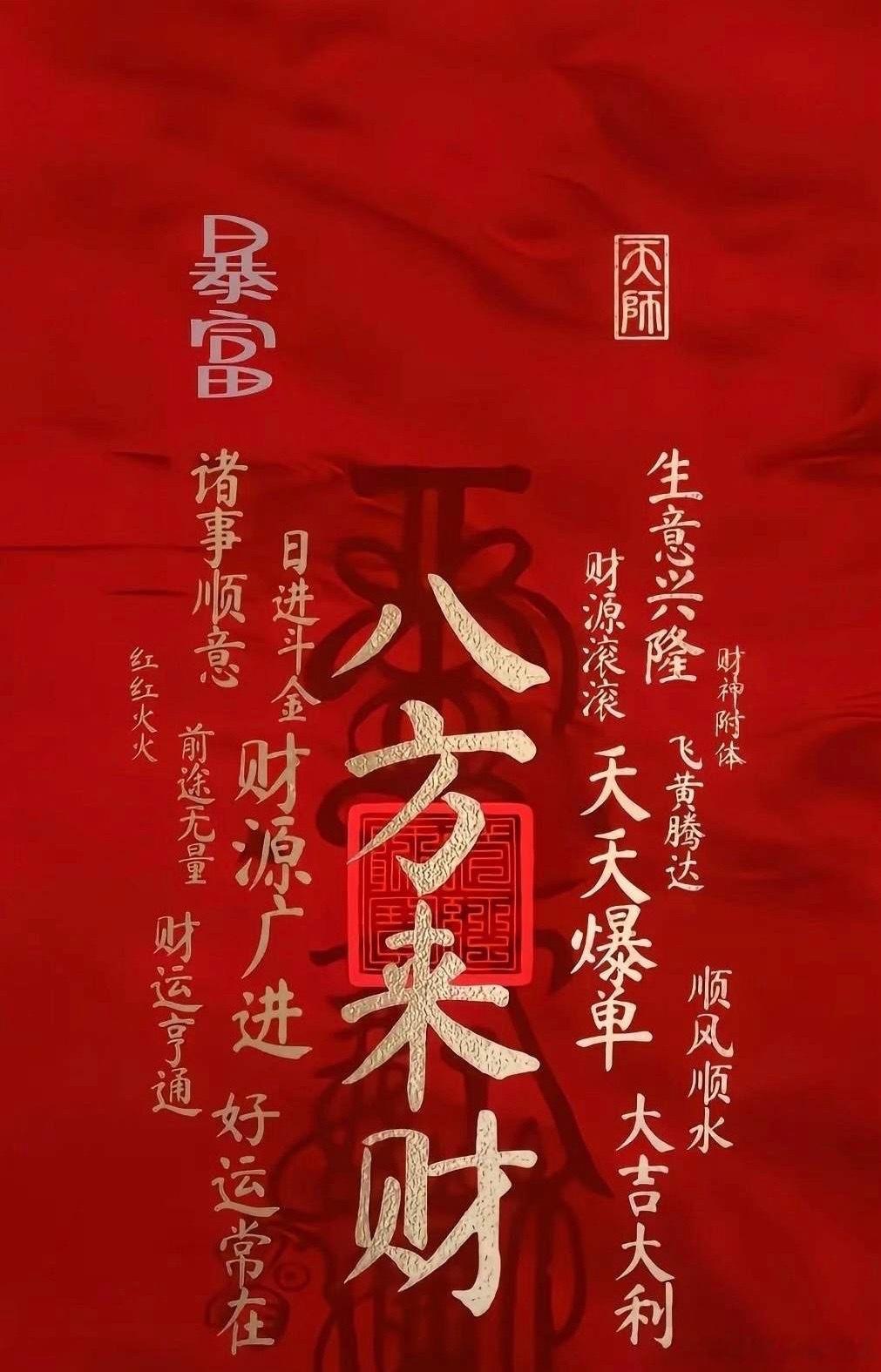 今日市场走出剧烈震荡行情，午后市场短暂探底回升之后再度走弱，各大指数分化十分明显
