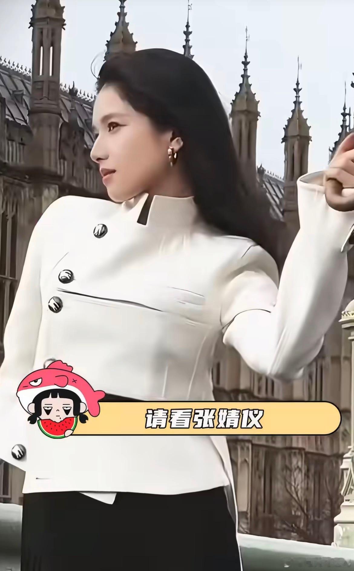 张婧仪是娱乐圈里最爱看书的艺人了张婧仪这也太爱看书了吧，内心充盈且充实。 ​​​
