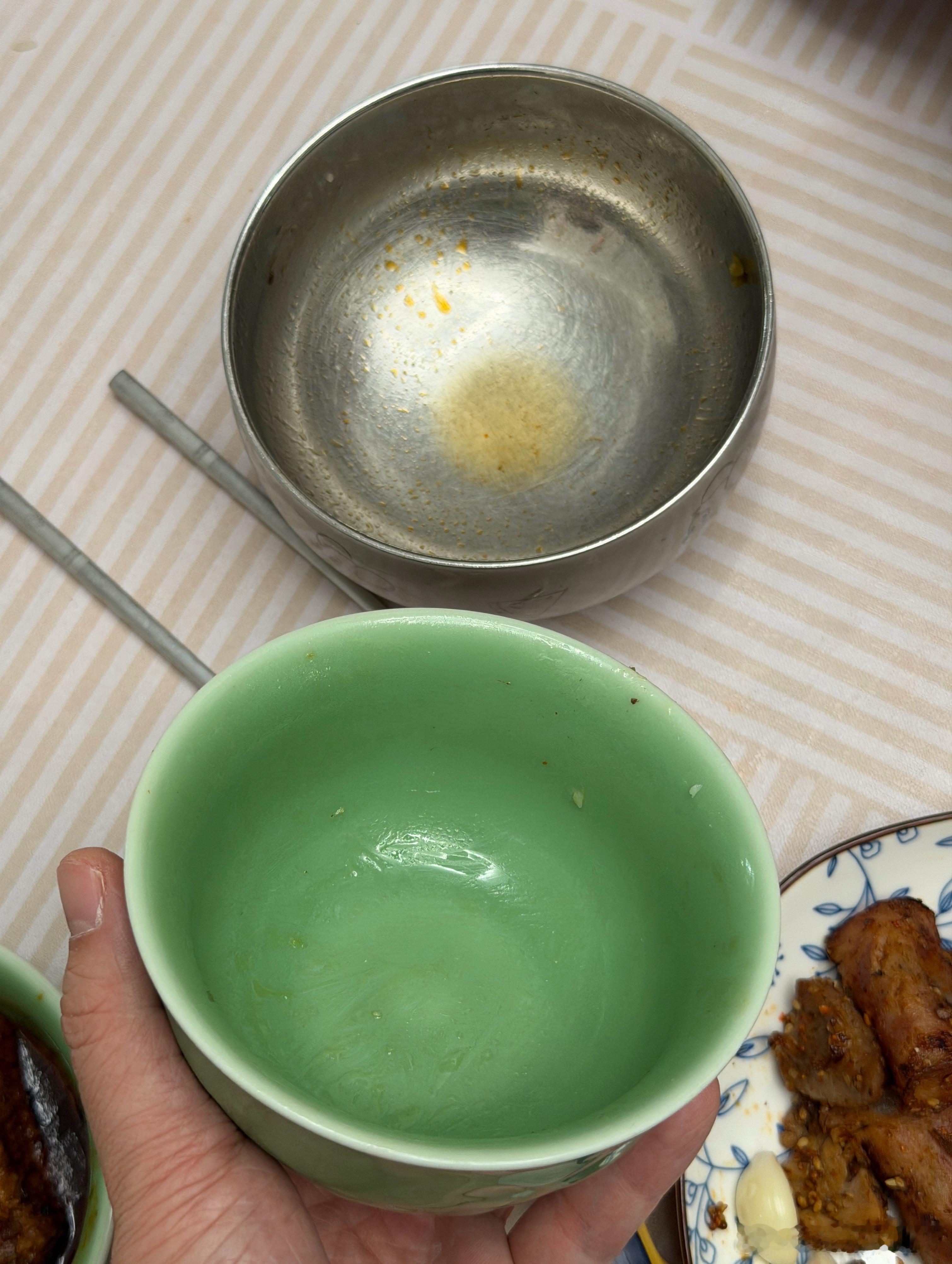 从小儿就教育我儿子粒粒皆辛苦，不能浪费粮食。他小时候不太懂，现在5岁了，每次吃饭