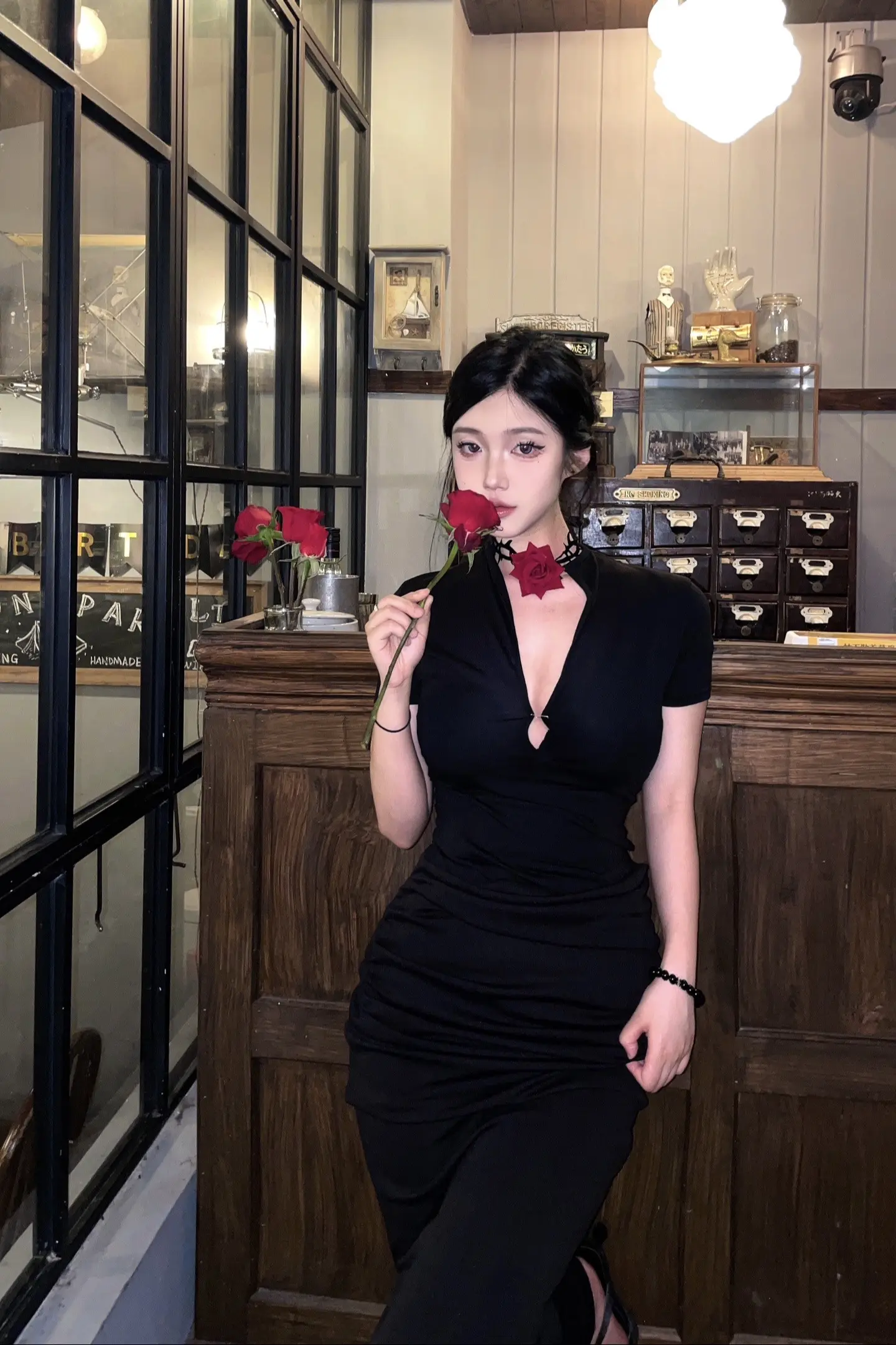 不是说喜欢我吗 怎么给她评论老婆