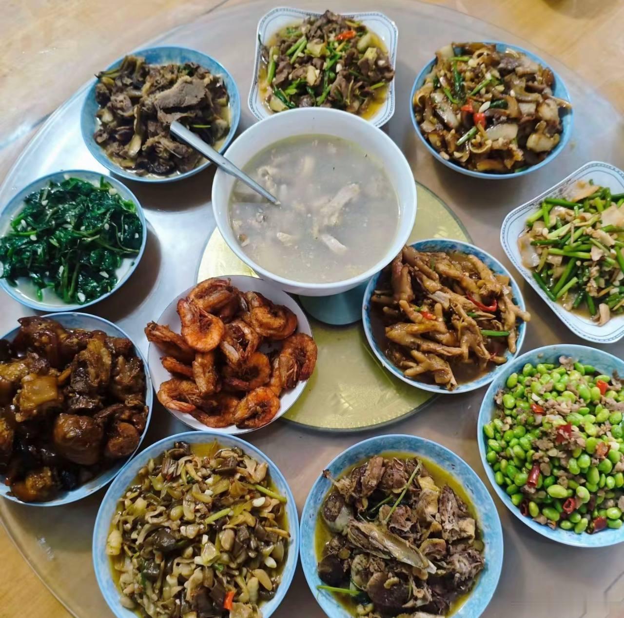兄弟们端午快乐，私信我不一一回复了，比赛晚点发祝大家吃好喝好（刚做好，先干饭了）
