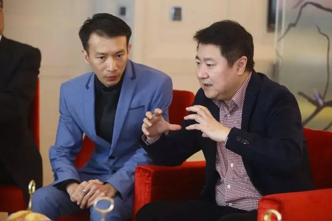 博纳影业CEO于冬近日为《蛟龙行动》发声，恳请观众走进影院，亲自评判这部电影是否