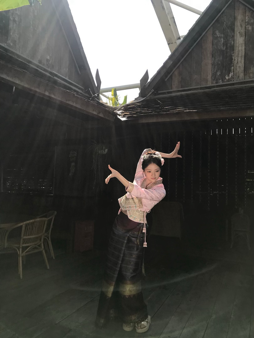 任敏跳傣族舞 北舞严选果然厉害！舞姿有灵气，傣族舞韵味十足，看得人着迷 