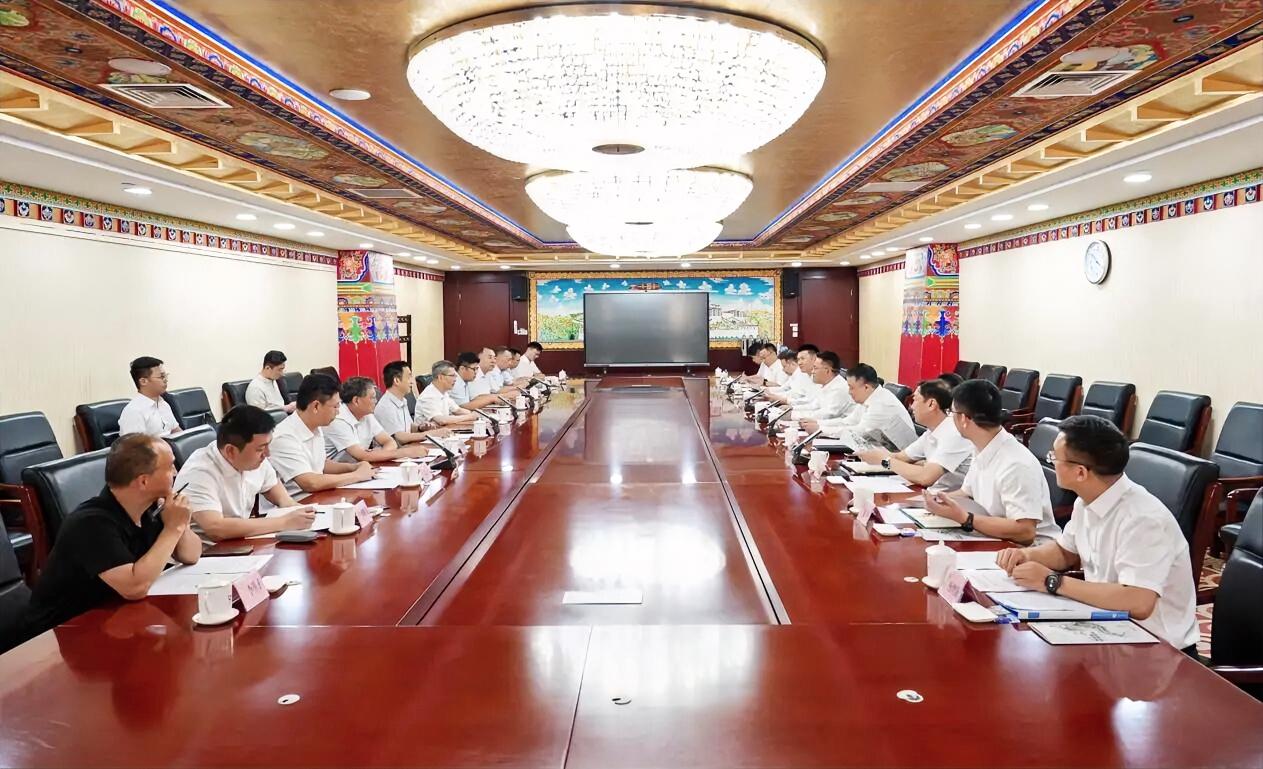 7月29日，中国黄金集团与中国地质大学（武汉）在北京举行工作会商。集团公司党委书