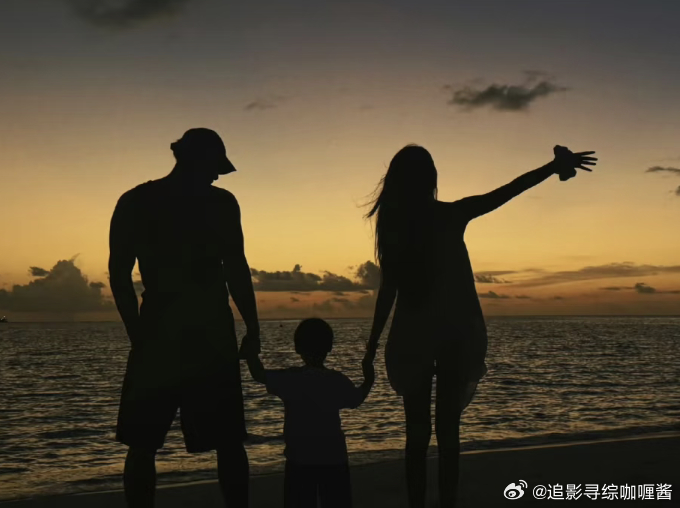 黄子韬徐艺洋一起录了两季宇闪黄子韬带徐艺洋录了两季宇闪宇宙闪烁请注意黄子韬在宇闪