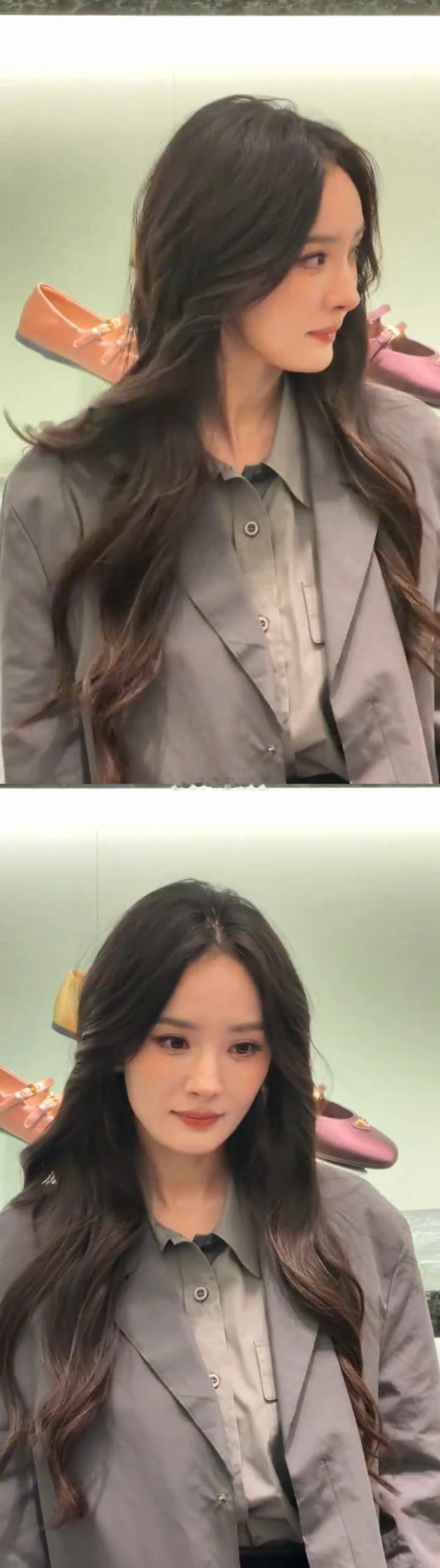 走在街头总能被杨幂的Prada地广惊艳到，满城市的铺陈真的太有排面！她的美貌从来