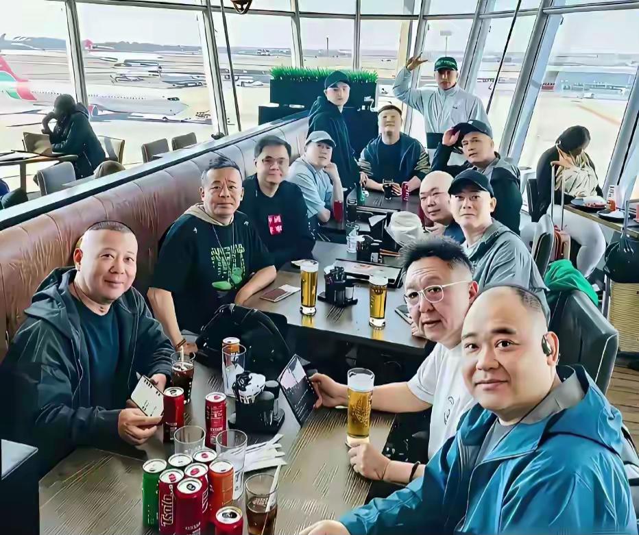 先问一个问题：喝酒能不能坐飞机？
我知道喝酒不能开车。
飞机比车的速度快，我想要