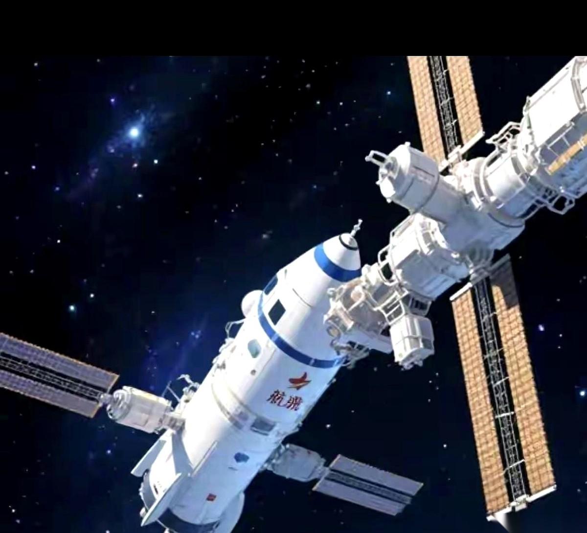 中午吃饭，特意守着央视一套，就等神舟的消息。
结果新闻过半，一个字儿没提。
心里